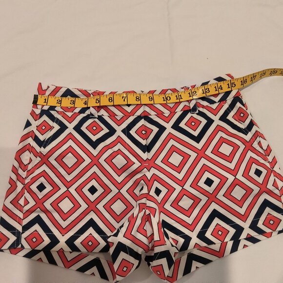 Vineyard Vines  Women's Diamond Print Shorts  Size 2 - Picture 3 of 5